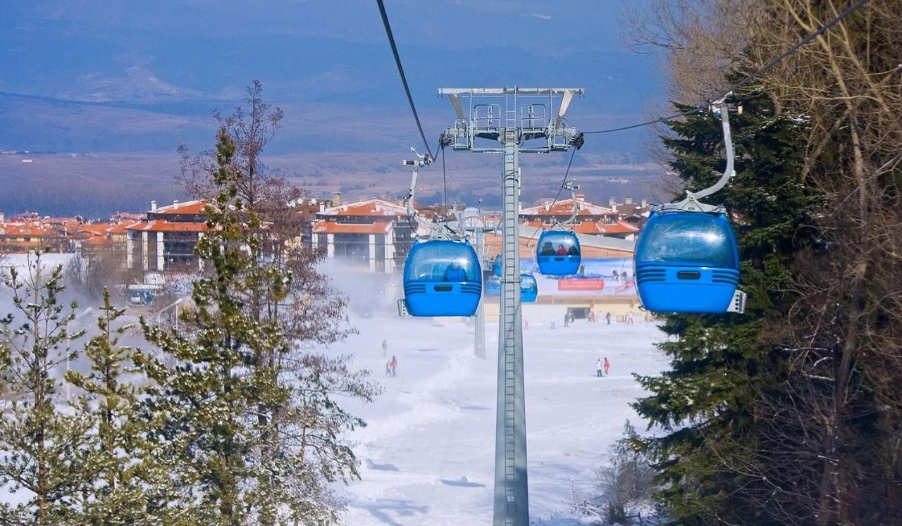 Skiing, Walking, Enjoying In Mountains バンスコ エクステリア 写真