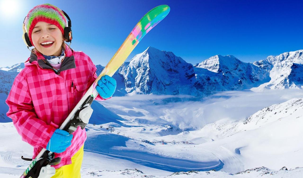 Skiing, Walking, Enjoying In Mountains バンスコ エクステリア 写真